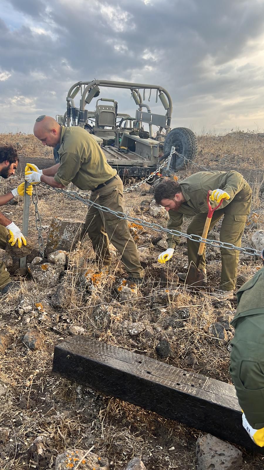 הלוחמים בעבודה